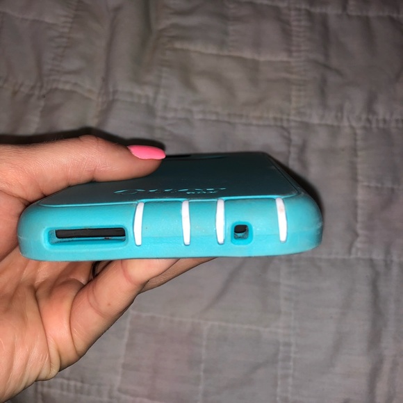 Otter Box - Picture 3 of 3
